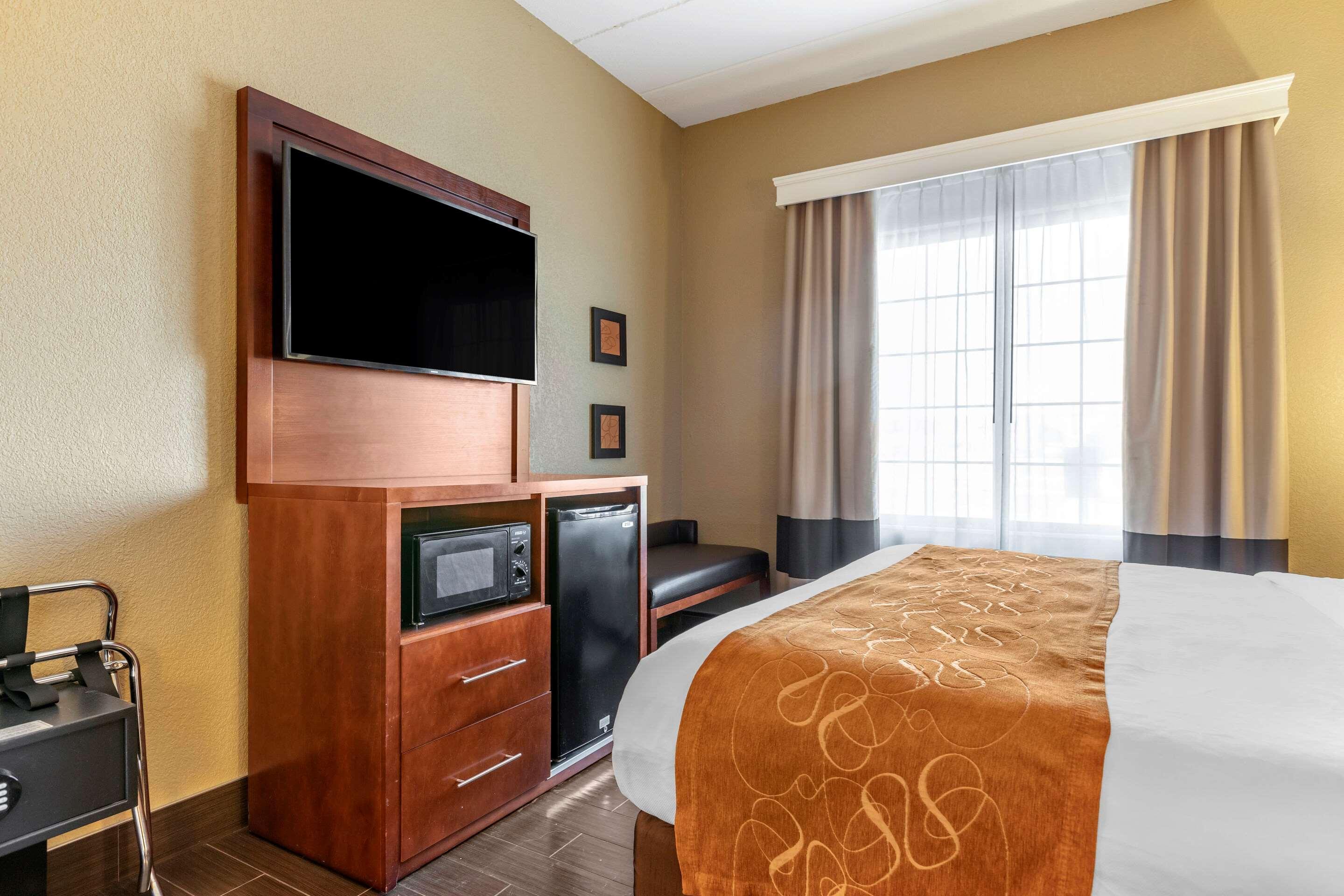 Comfort Suites Grand Rapids South Buitenkant foto